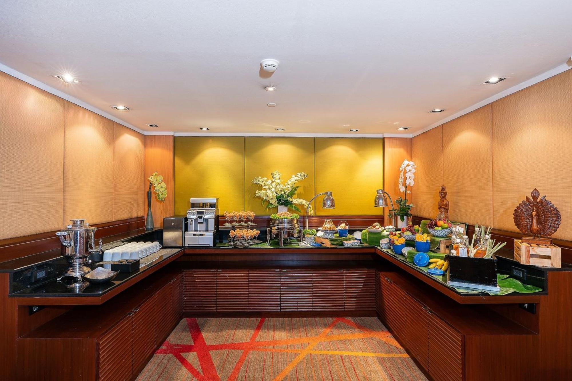 Silom By Ihg Hotel 4*